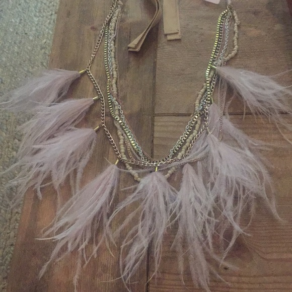 Long bohemian style feather necklace - Picture 6 of 6